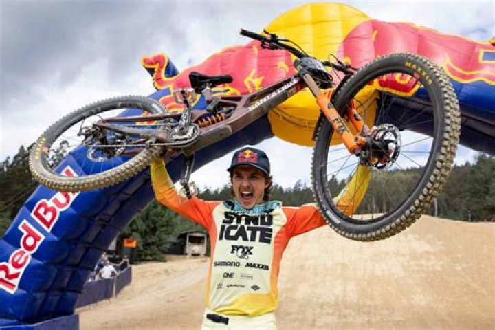 Kasir Goldston Height, Weight, Net Worth, Age, Birthday, Wikipedia, Who, Nationality, Biography