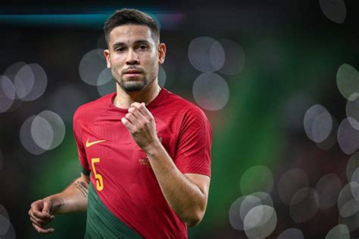 
Who are Raphael Guerreiros Parents? Raphael Guerreiro Biography, Parents Name, Nationality and More 